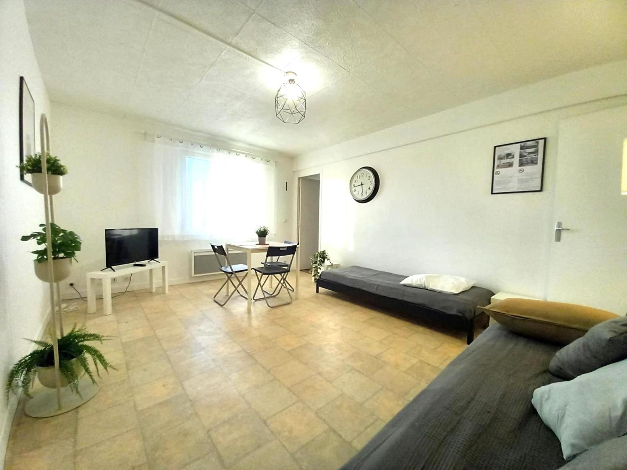 St-Quentin-En-Yvelines Plusieurs Appartements Avec Parking Trappes Δωμάτιο φωτογραφία